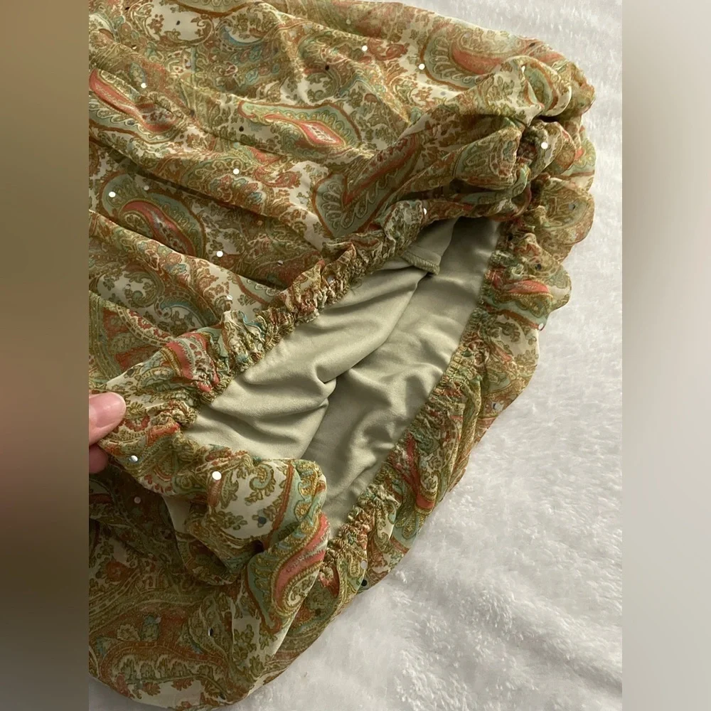 Hype intricate paisley